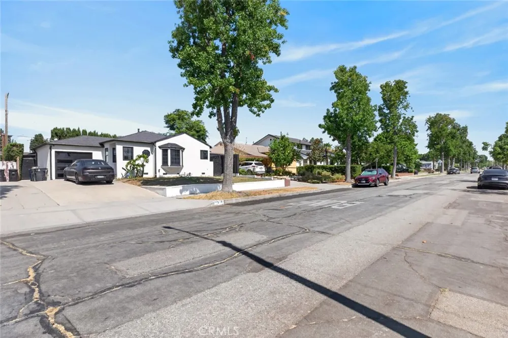 1519 Rose Burbank, CA 91505