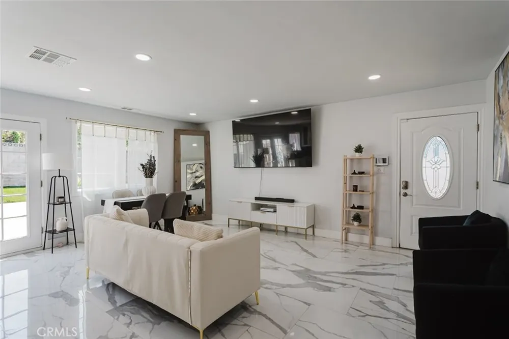 11900 Cometa Avenue Pacoima, CA 91331