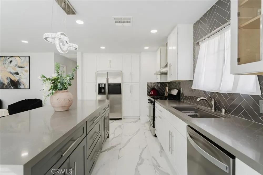 11900 Cometa Avenue Pacoima, CA 91331