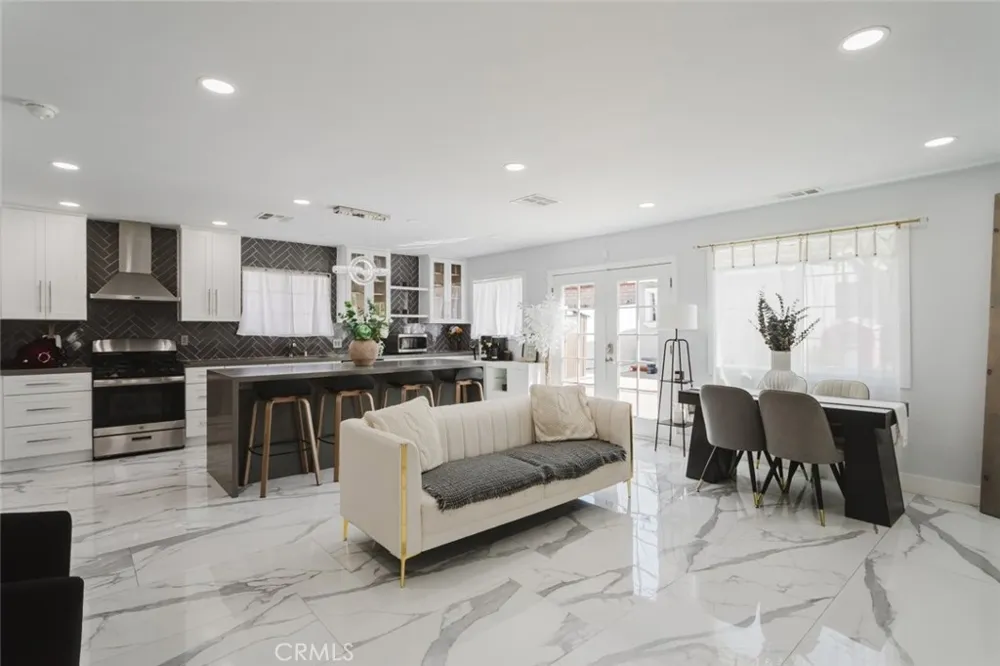 11900 Cometa Avenue Pacoima, CA 91331