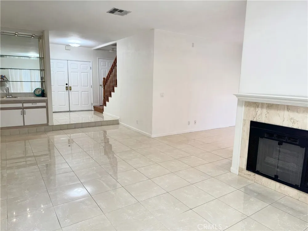 18319 Hart Street #3 Reseda, CA 91335