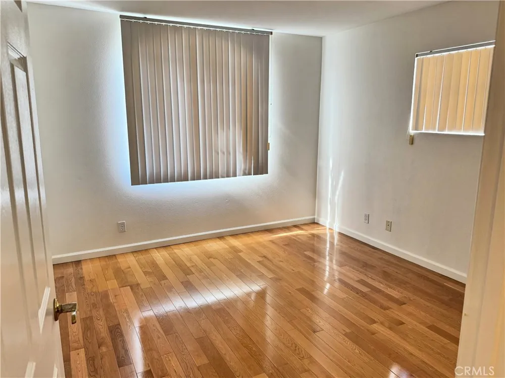 18319 Hart Street #3 Reseda, CA 91335