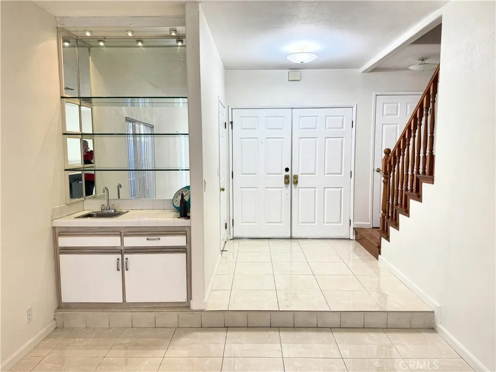 18319 Hart Street #3 Reseda, CA 91335