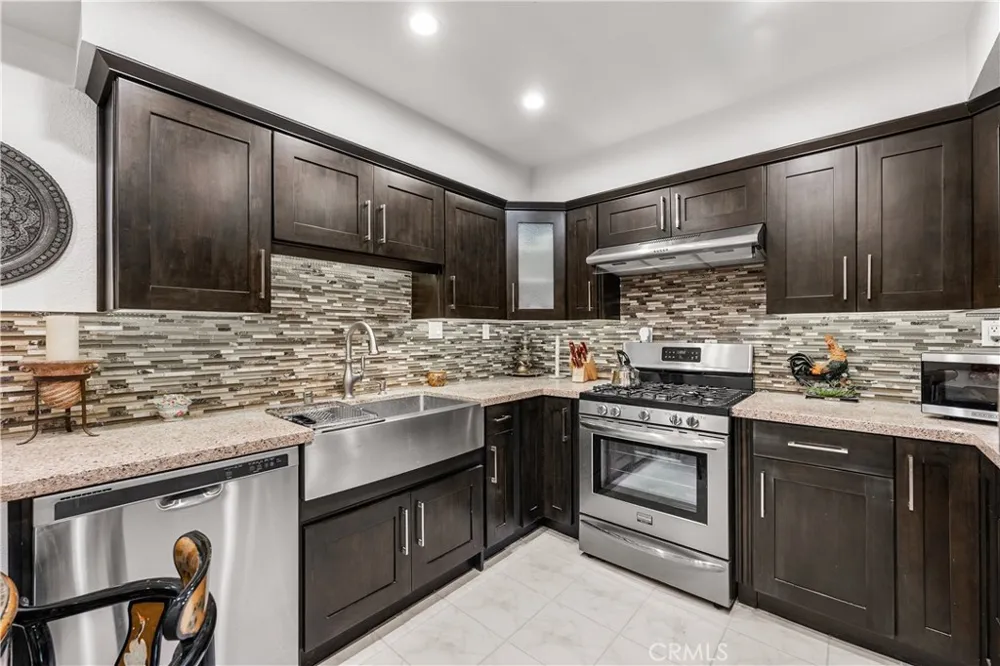 1745 Holly #302 Glendale, CA 91206