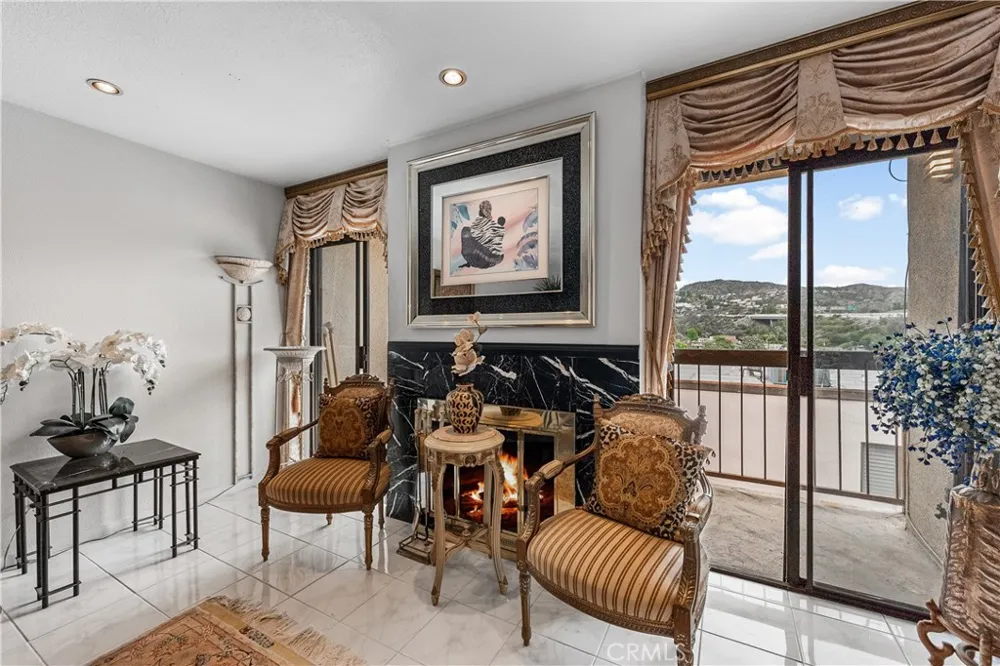 1745 Holly #302 Glendale, CA 91206