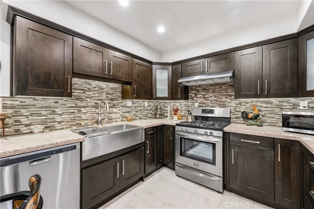 1745 Holly #302 Glendale, CA 91206