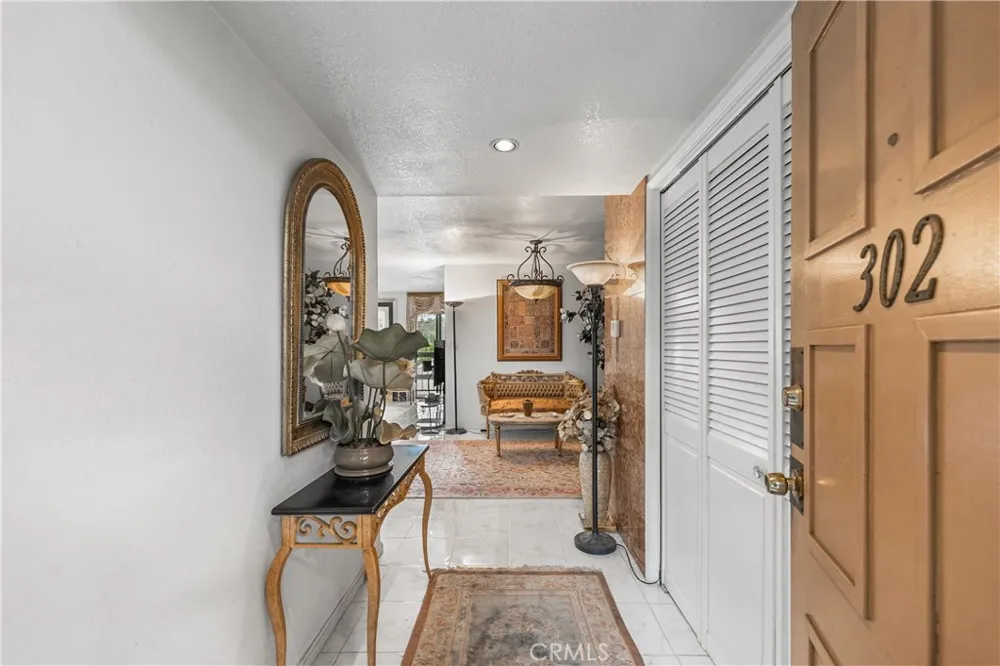 1745 Holly #302 Glendale, CA 91206