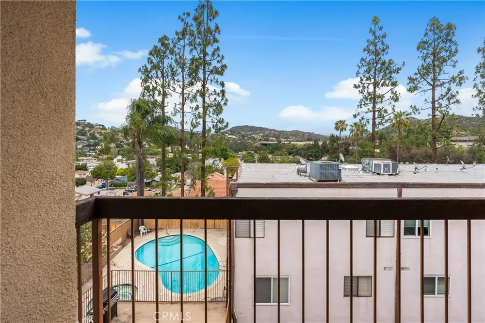 1745 Holly #302 Glendale, CA 91206