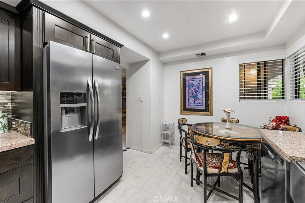 1745 Holly #302 Glendale, CA 91206