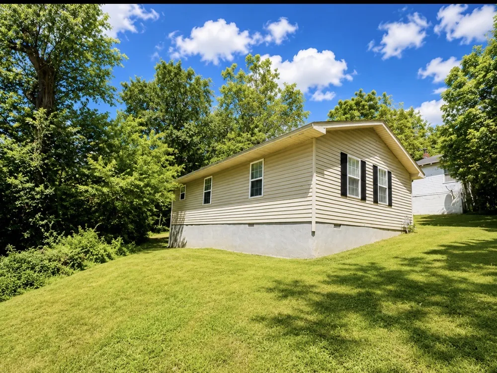 91 Oak Hts Erin, TN 37061