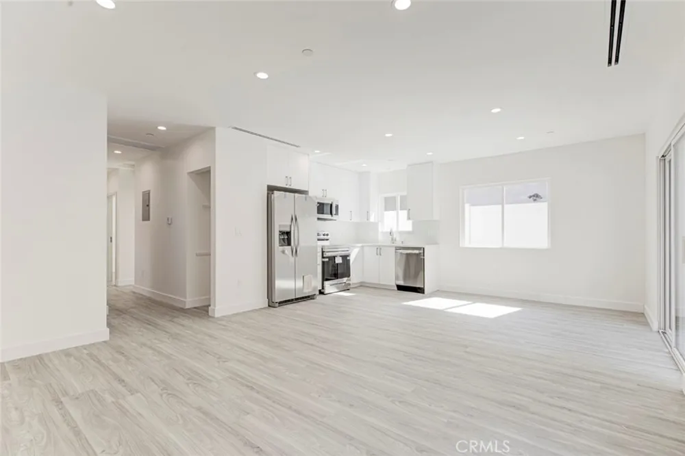 7856 Kyle St Sunland, CA 91040