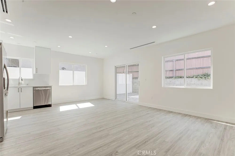 7856 Kyle St Sunland, CA 91040