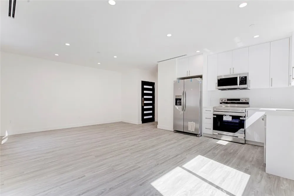 7856 Kyle St Sunland, CA 91040