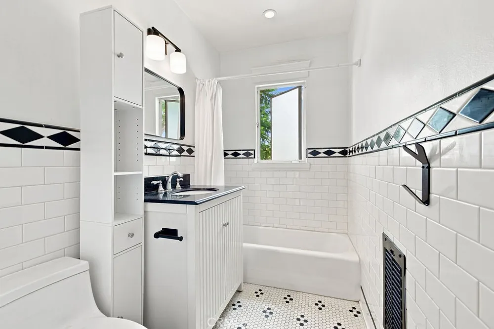 1615 Laurel Avenue #214 Hollywood, CA 90046