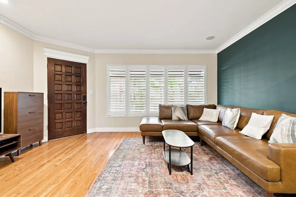 1615 Laurel Avenue #214 Hollywood, CA 90046