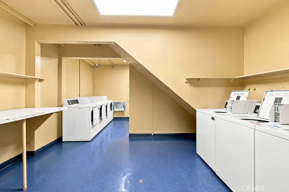 1615 Laurel Avenue #214 Hollywood, CA 90046