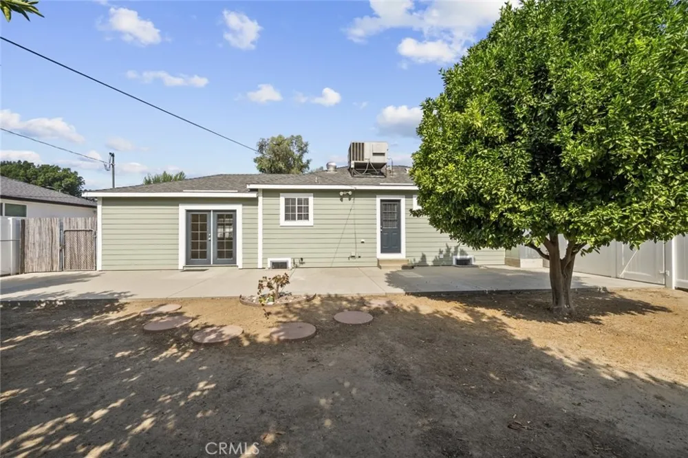 8440 Oakdale Avenue Winnetka, CA 91306