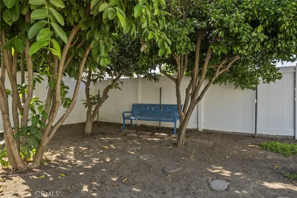 8440 Oakdale Avenue Winnetka, CA 91306