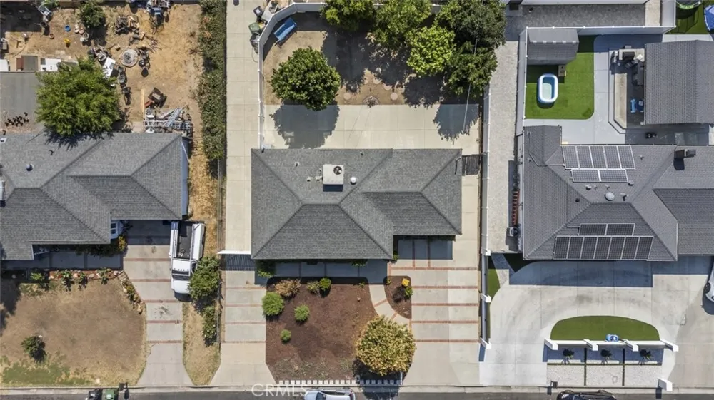 8440 Oakdale Avenue Winnetka, CA 91306