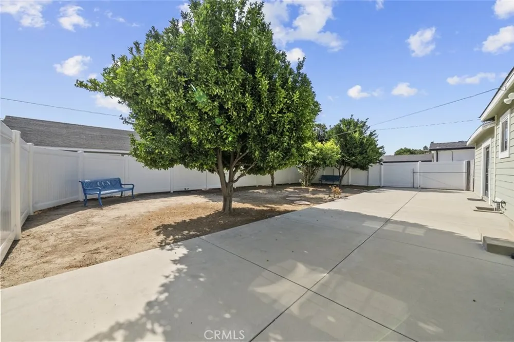 8440 Oakdale Avenue Winnetka, CA 91306