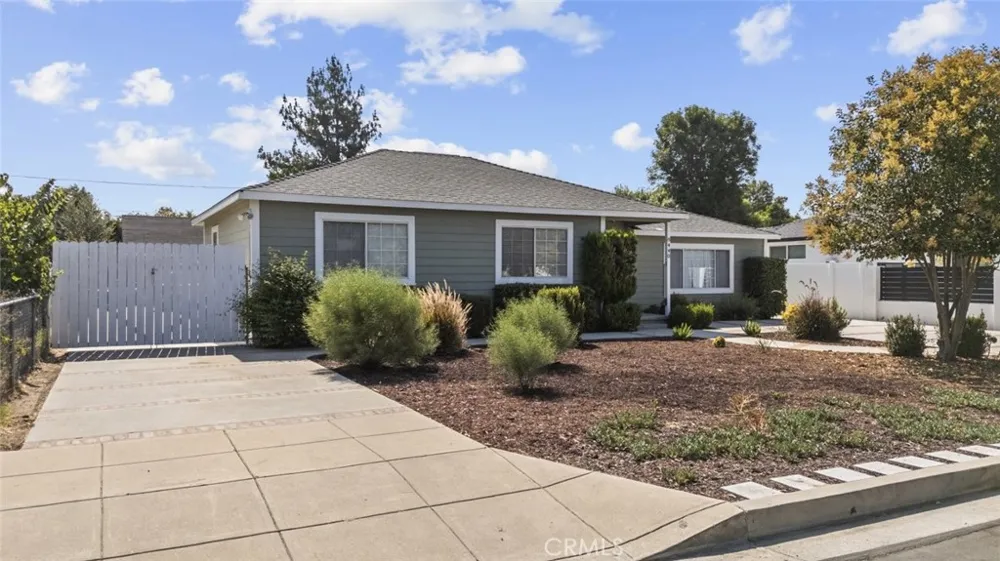 8440 Oakdale Avenue Winnetka, CA 91306