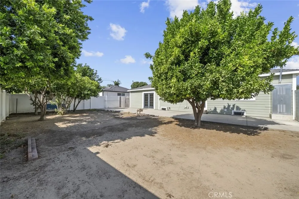 8440 Oakdale Avenue Winnetka, CA 91306