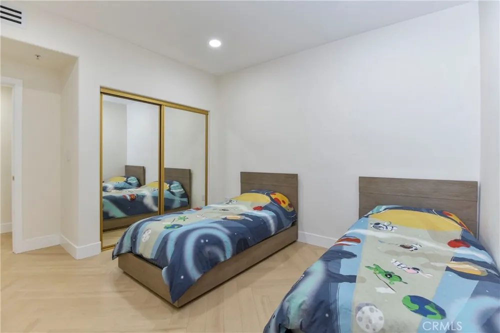 250 n first st #321 Burbank, CA 91502