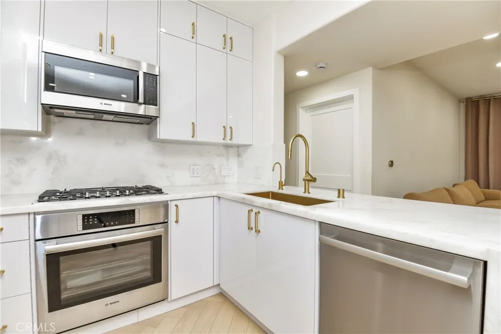 250 n first st #321 Burbank, CA 91502
