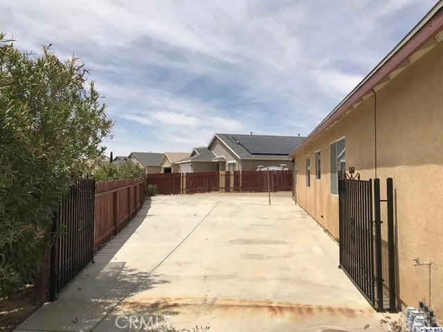 13588 Brynwood Victorville, CA 92392
