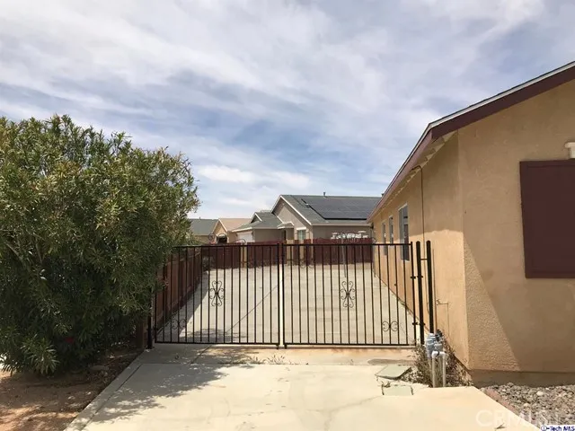 13588 Brynwood Victorville, CA 92392