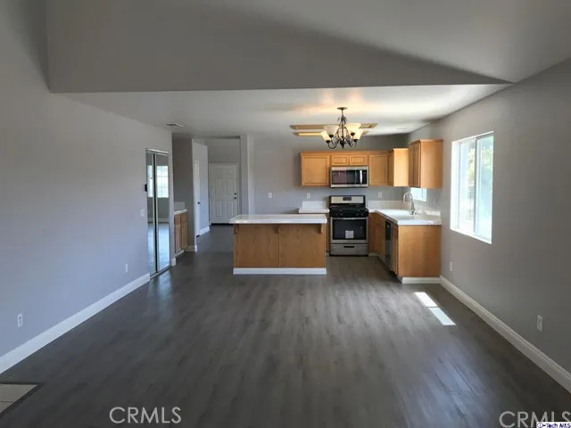 13588 Brynwood Victorville, CA 92392