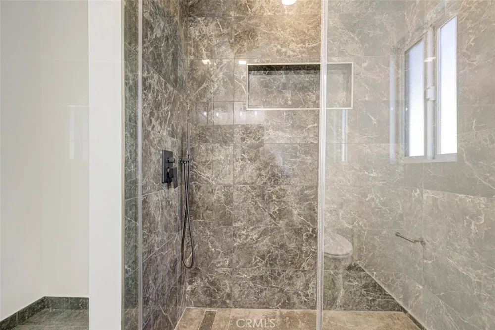 11031 Lull Street Sun Valley, CA 91352