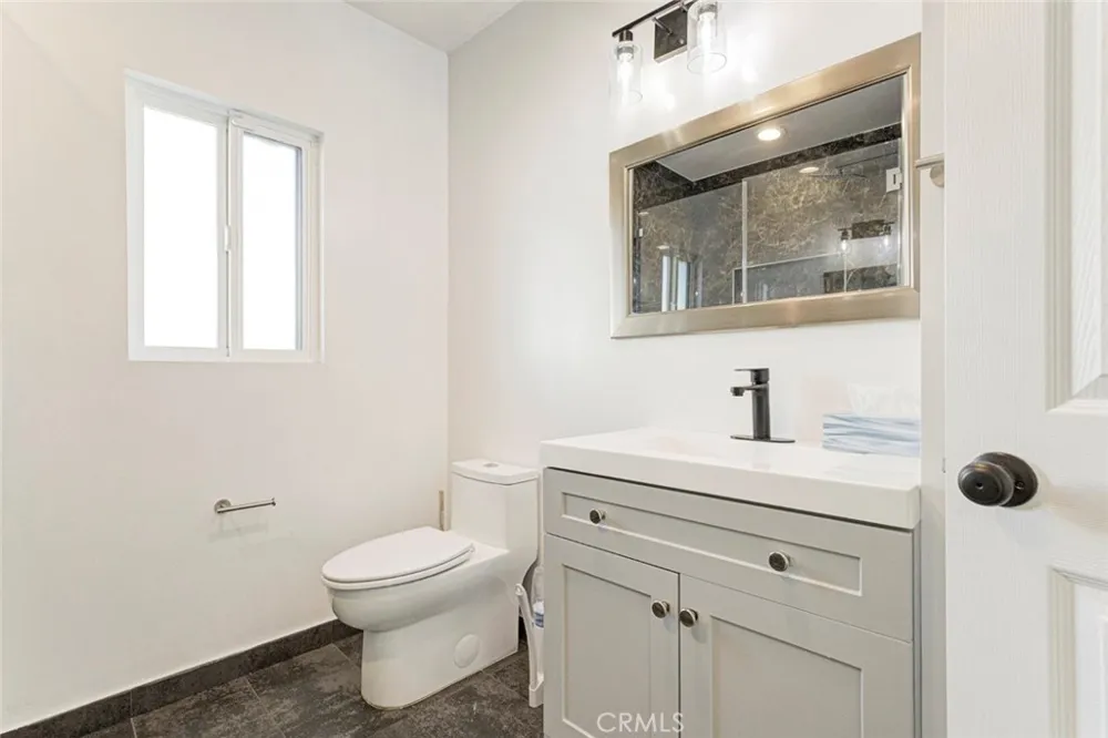 11031 Lull Street Sun Valley, CA 91352