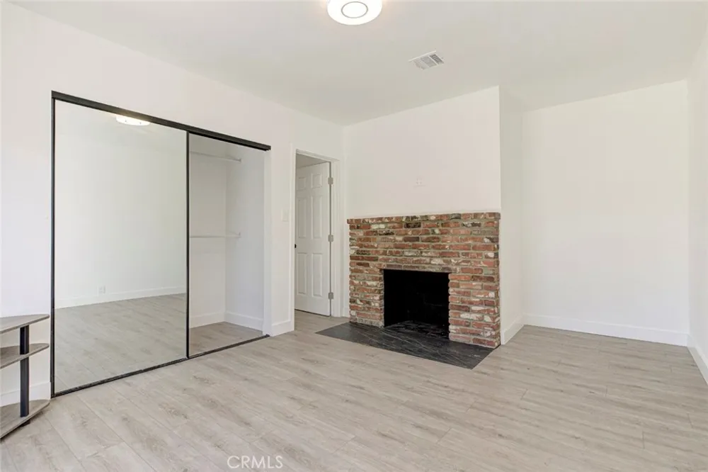 11031 Lull Street Sun Valley, CA 91352