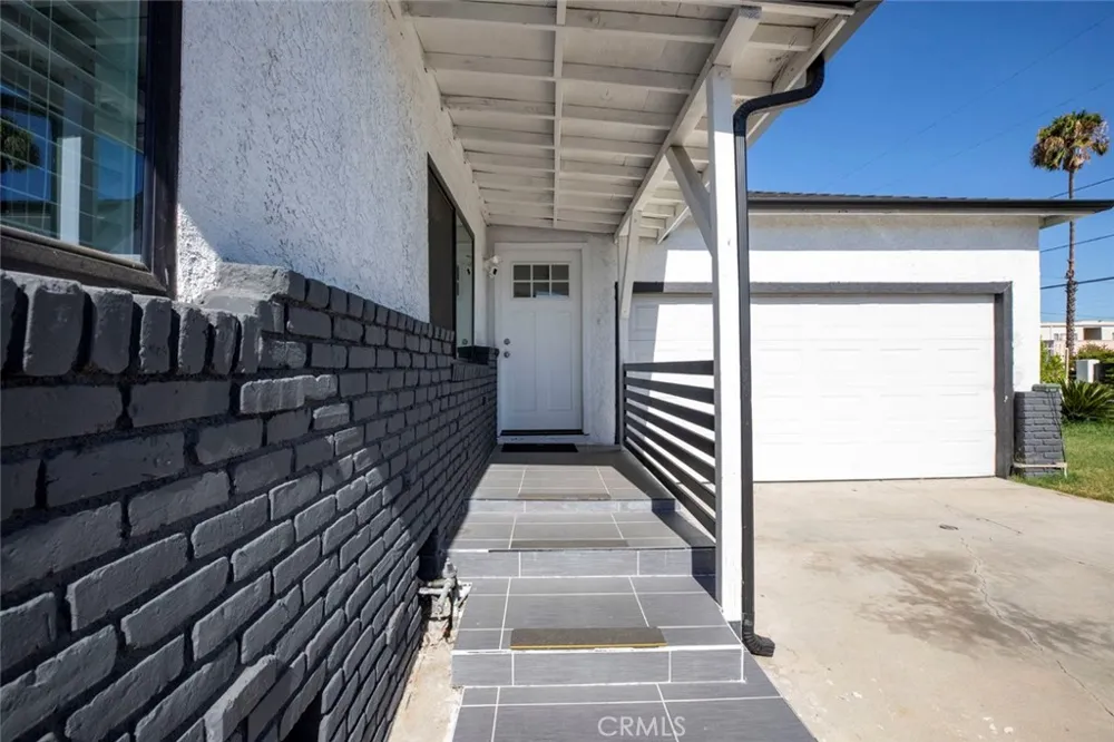 11031 Lull Street Sun Valley, CA 91352