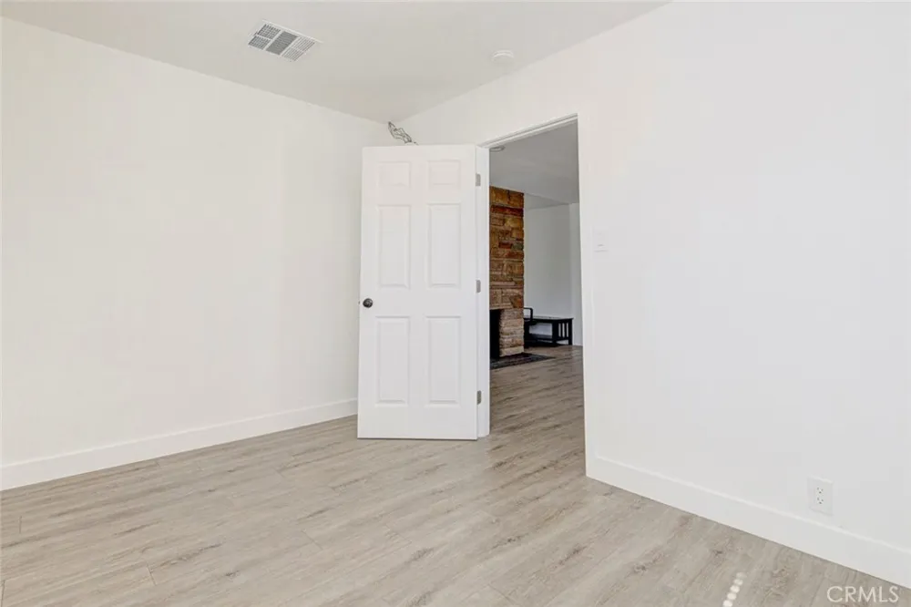 11031 Lull Street Sun Valley, CA 91352