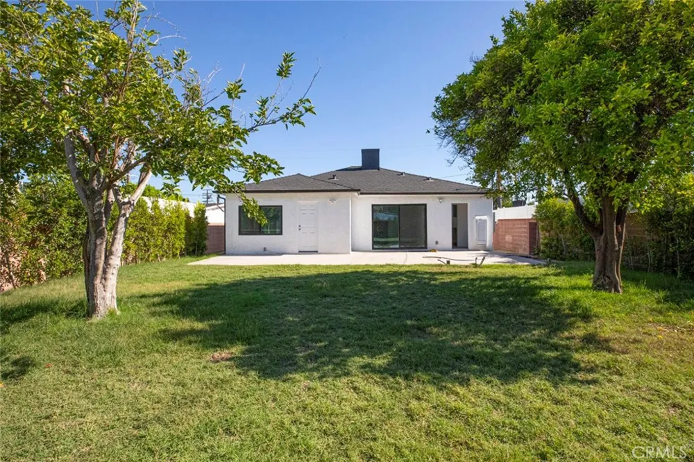 11031 Lull Street Sun Valley, CA 91352