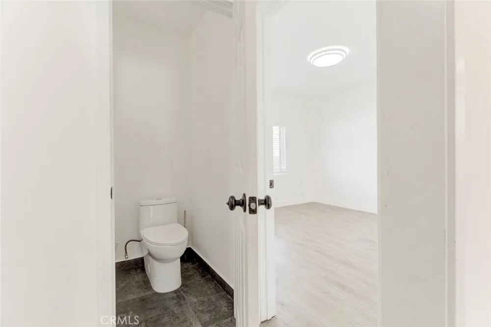 11031 Lull Street Sun Valley, CA 91352