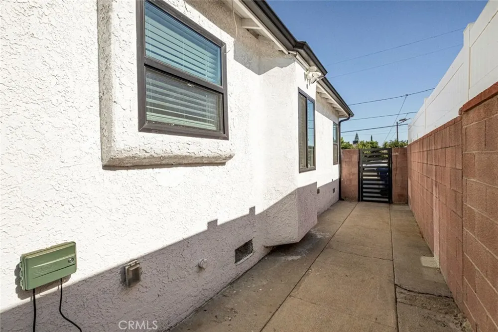 11031 Lull Street Sun Valley, CA 91352