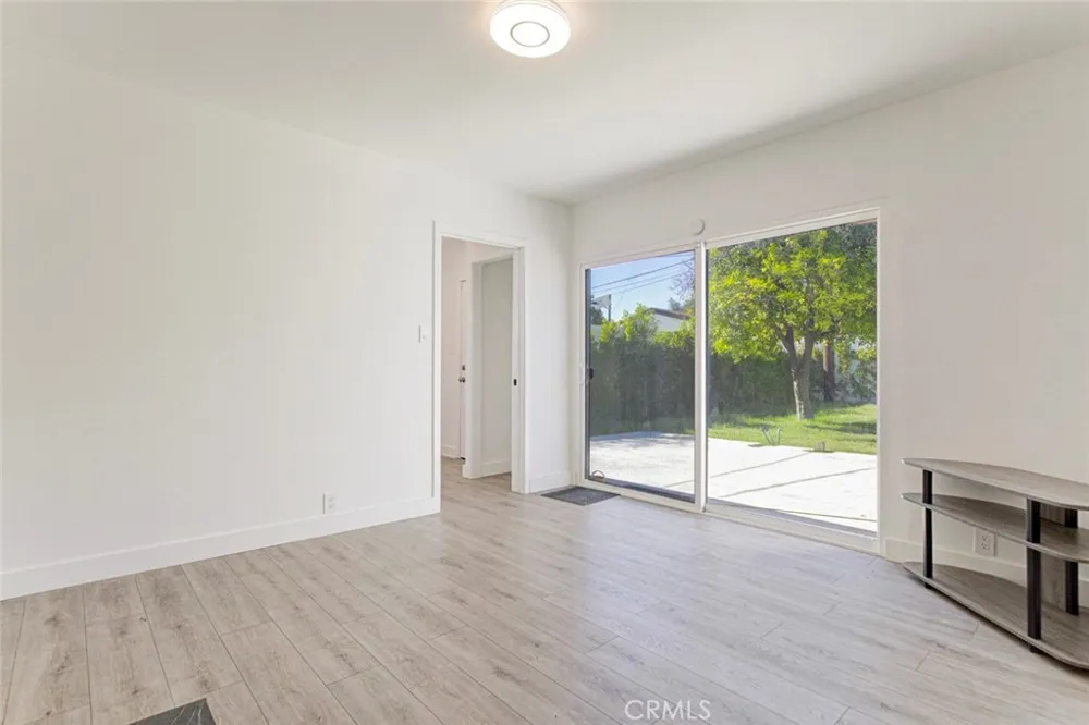11031 Lull Street Sun Valley, CA 91352