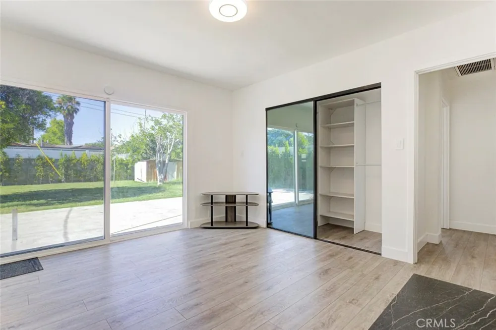 11031 Lull Street Sun Valley, CA 91352