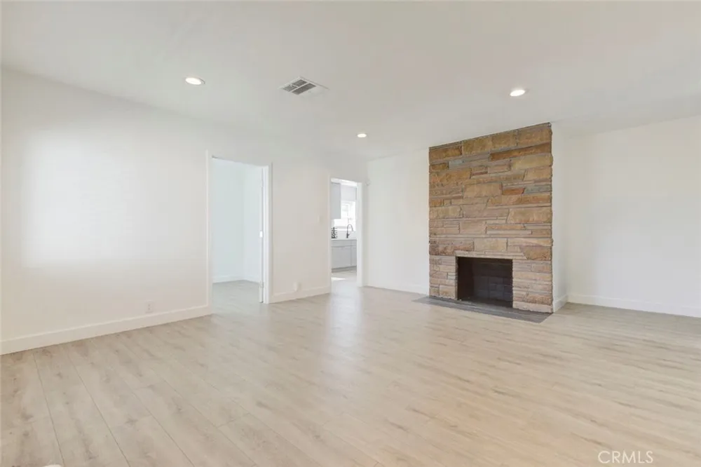 11031 Lull Street Sun Valley, CA 91352