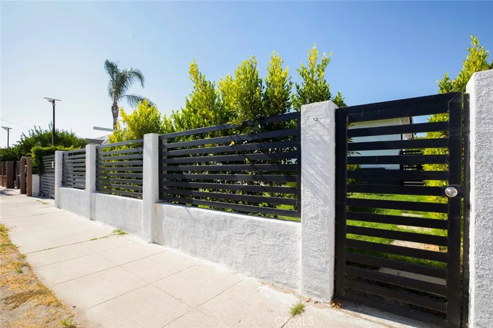 11031 Lull Street Sun Valley, CA 91352