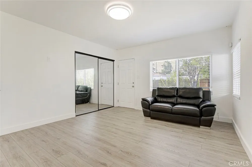 11031 Lull Street Sun Valley, CA 91352