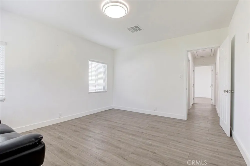 11031 Lull Street Sun Valley, CA 91352