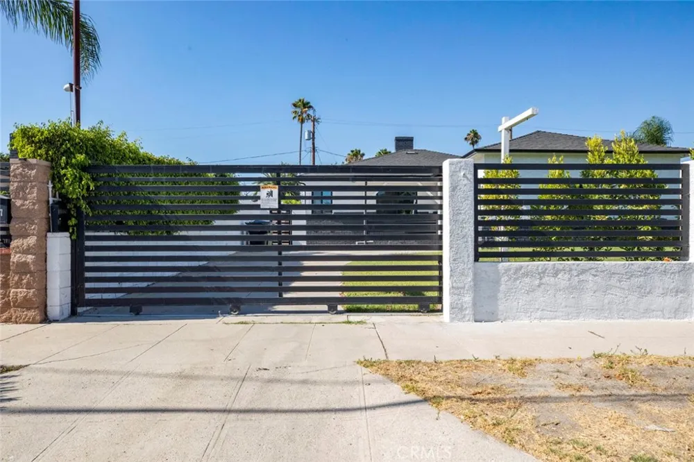 11031 Lull Street Sun Valley, CA 91352