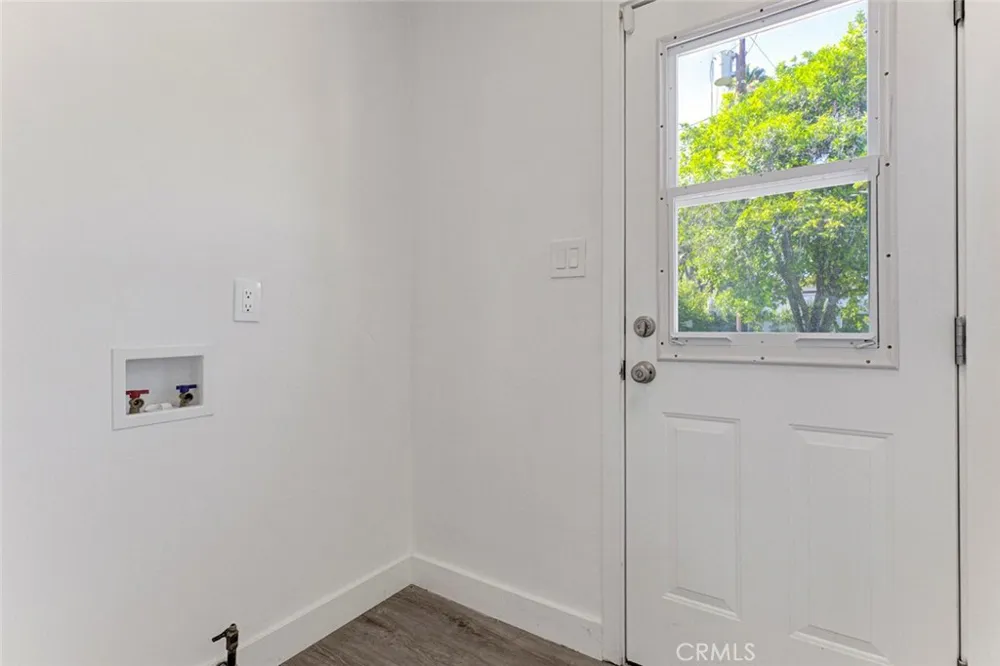 11031 Lull Street Sun Valley, CA 91352