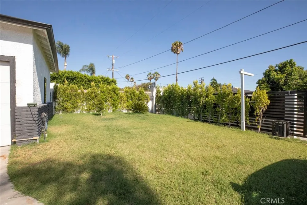 11031 Lull Street Sun Valley, CA 91352