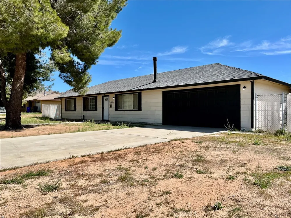 16661 Central Apple Valley, CA 92307