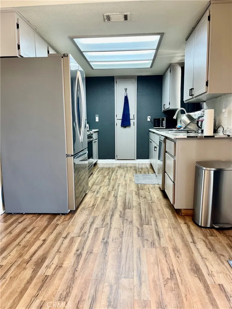16661 Central Apple Valley, CA 92307